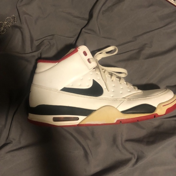 Nike Flights - Picture 2 of 5